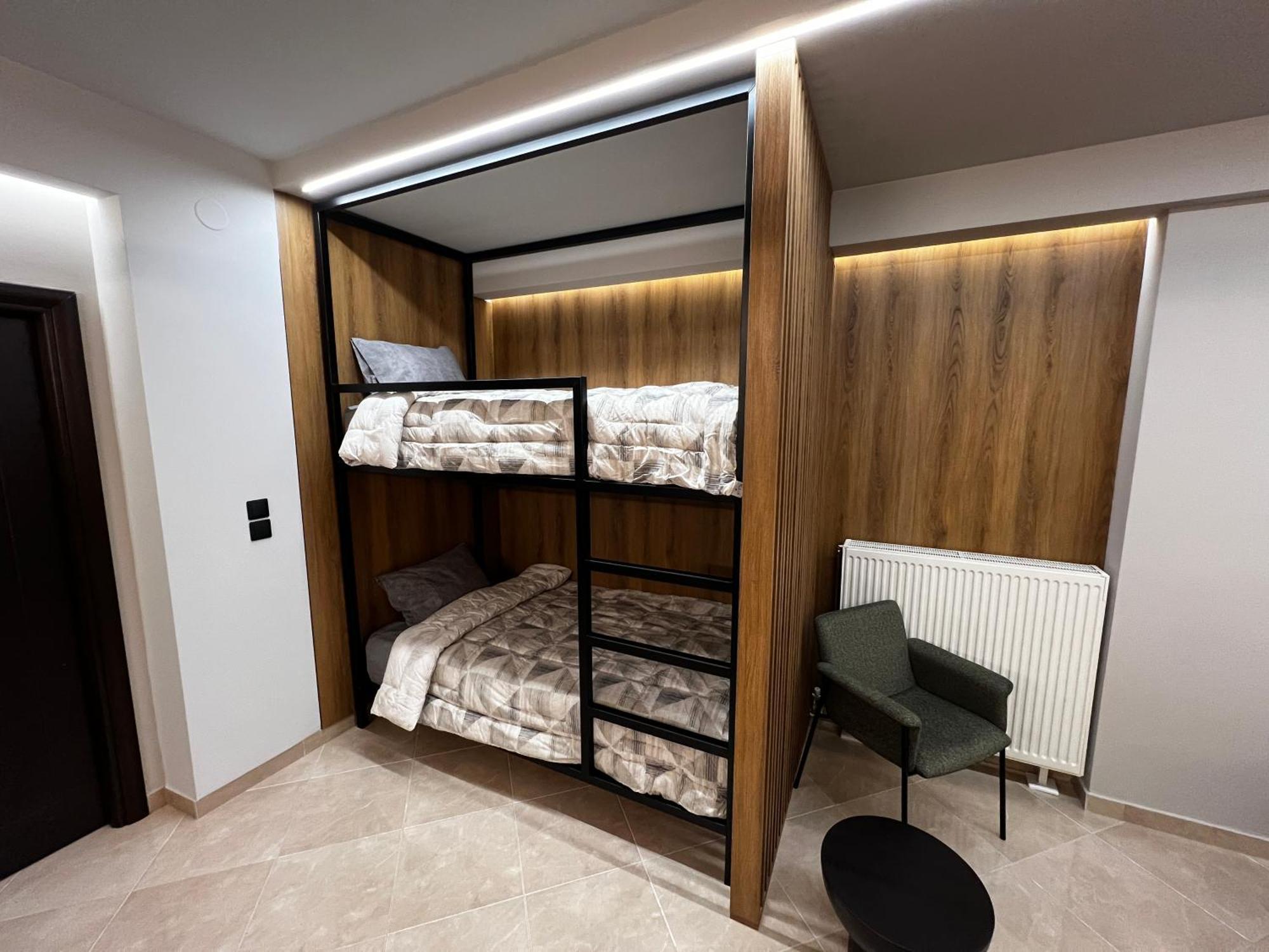 -fine Living Vevi
