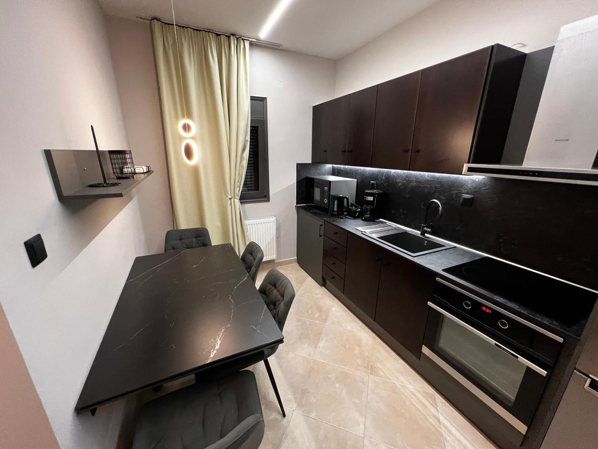 -fine Living Vevi